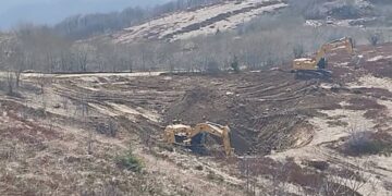 ВІДЕОФАКТ. “Жахливо, шакали, жесть, страшно”: закарпатці про будівництво ВЕС, яке незаконно розпочалося на полонині Руна