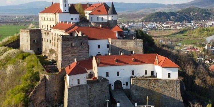 З початку року мукачівський замок “Паланок” відвідали майже 22 тисячі туристів