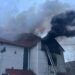 За наслідками пожежі в будівлі колишнього ресторану “Лев” у Хусті рятувальникам вдалося відстояти 1-й поверх (ФОТО, ВІДЕО)