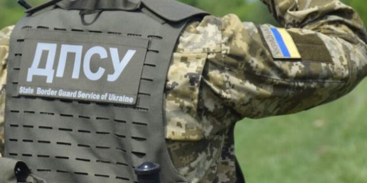 За сприяння сигаретним БпЛА-контрабандистам прикордонника, що уклав угоду з прокурором, “покарали” штрафом 85 тис. грн