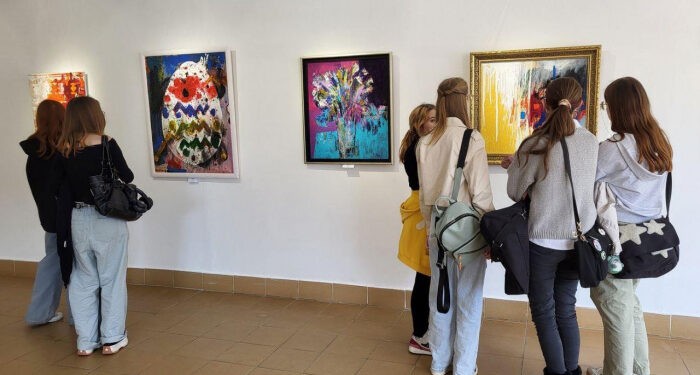 Закарпатські митці представили традиційну «Великодню виставку»