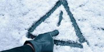 Закарпаття в полоні арктичного циклону: екстремальне похолодання та снігові шторми –