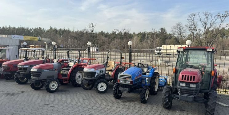 Трактори для всього: які машини потрібні фермерам, а які будівельникам – Техніка