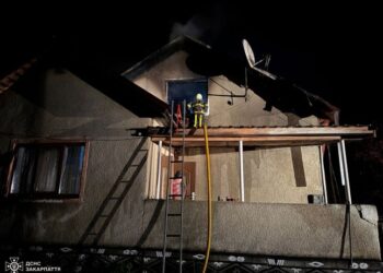 Вночі у селі на Хустщині гасили пожежу — Закарпаття