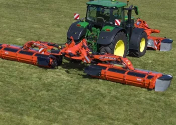 Kuhn представив нову косарку з подрібнювачем і транспортером – Техніка
