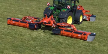 Kuhn представив нову косарку з подрібнювачем і транспортером – Техніка