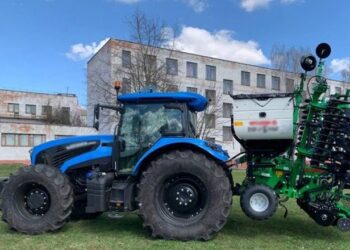 Японія передала трактори з обладнанням для двох аграрних ліцеїв Чернігівщини – Техніка