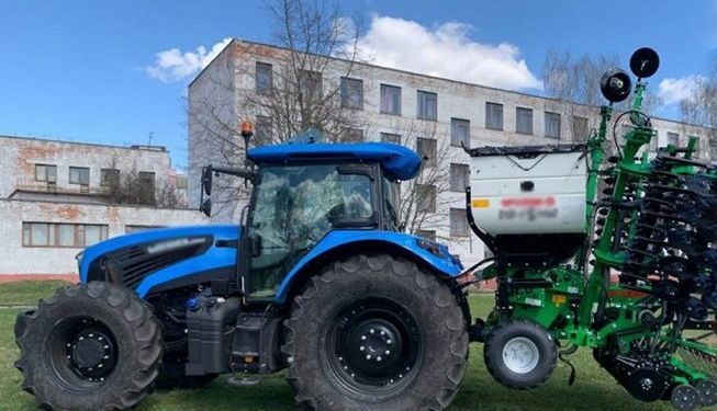 Японія передала трактори з обладнанням для двох аграрних ліцеїв Чернігівщини – Техніка