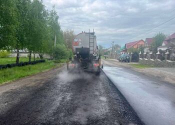 На Закарпатті ремонтують ще одну дорогу, яка була у сильних вибоїнах — Закарпаття