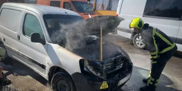 На одній з вулиць Хуста горів легковий автомобіль — Закарпаття