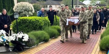 В області поховали захисника, який загинув на Харківщині — Закарпаття