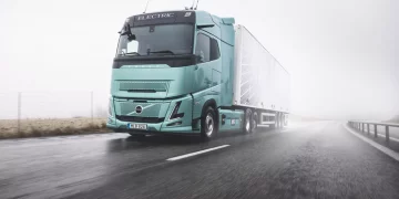Volvo представила електровантажівку з запасом ходу 600 км – Техніка