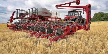 Case IH представила систему, яка не дає обладнанню збиватися з курсу – Техніка