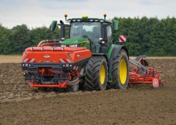 Kuhn представив новий двоконтурний фронтальний бункер  – Техніка