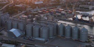 Адвокат заявив про спробу рейдерського захоплення Одеського зернового терміналу