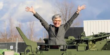 Амбасадорка Канади в Україні показала тату із символікою жіночого руху спротиву окупантам