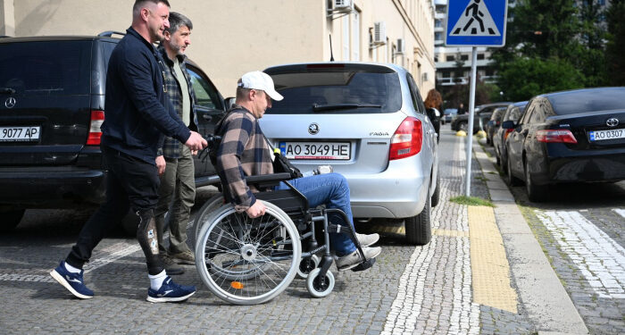 Безбар&apos;єрність – не про зручність, а про гідність: влада враховує пропозиції та зауваження військових з інвалідністю
