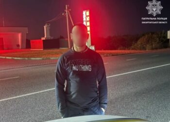 Горе-водій, якого зупинили патрульні, має сплатити 57 тисяч гривень штрафу — Закарпаття
