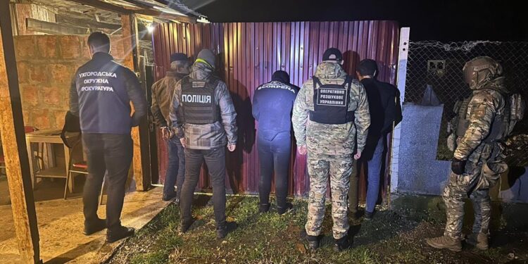 Чоловік з Берегівщини отримав 7 років тюрми за спробу переправлення “ухилянта” на гумовій камері через Тису (ФОТО)