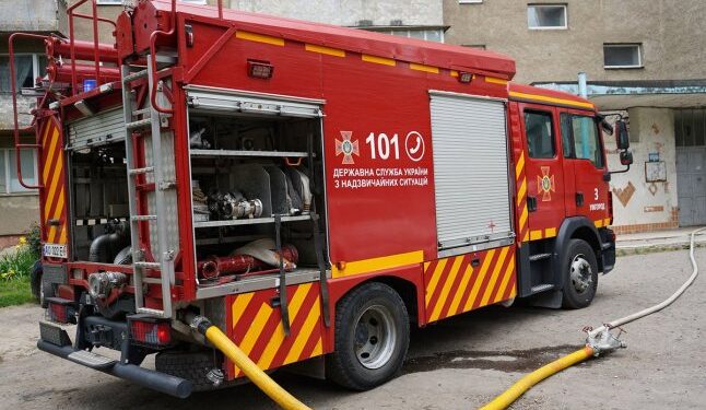 Вогнеборці розповіли про пожежу, яку гасили вчора в обласному центрі — Закарпаття