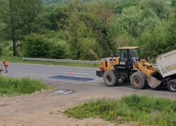На трасі Київ-Чоп ремонтують відразу кілька ділянок дороги — Закарпаття