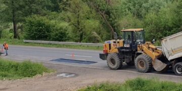 На трасі Київ-Чоп ремонтують відразу кілька ділянок дороги — Закарпаття