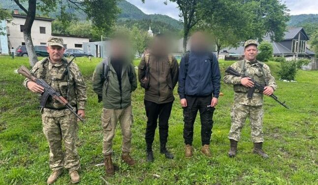 Рятувальники розповіли про випадок, який трапився із чоловіками на Рахівщині — Закарпаття