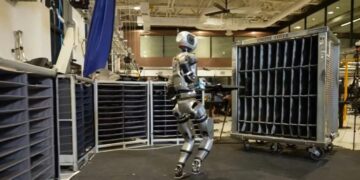 Гуманоїдні роботи Boston Dynamics запрацюють на заводі відомого автовиробника – Автоновини