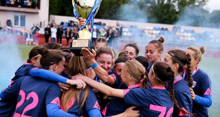 Історичне срібло в жіночому футболі їде на Закарпаття!