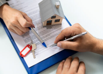 Як приватизувати житло: хто має право і які документи зібрати?