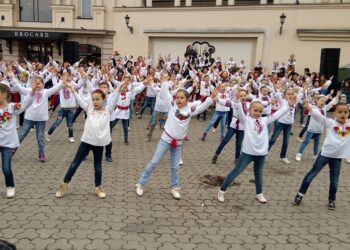 Юні танцюристи Ужгорода подарують святковий концерт до Міжнародного дня танцю –