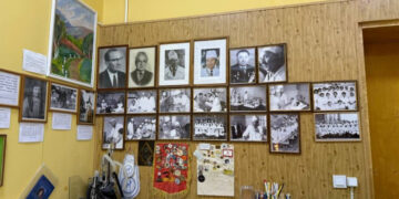 Меблі лікаря Новака, старовинні медичні інструменти та шеврони: експонати Музею історії Закарпатської обллікарні