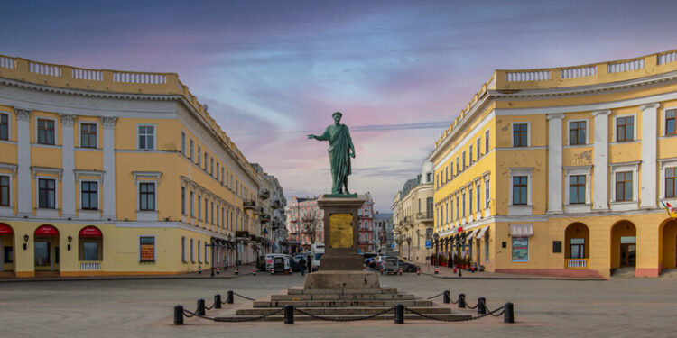 Мерія Одеси збирала до сотні військових у формі одразу після завершення повітряної тривоги – Telegram-канал GANUL