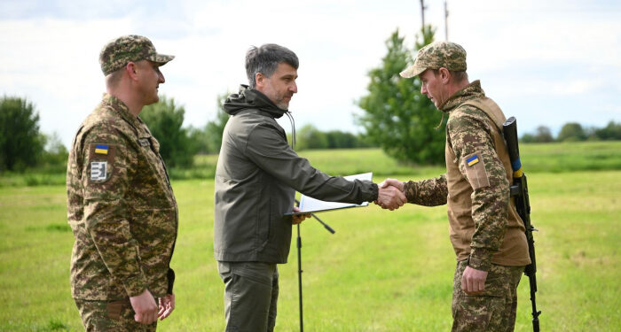 Мирослав Білецький привітав закарпатських нацгвардійців і вручив державні нагороди