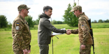 Мирослав Білецький привітав закарпатських нацгвардійців і вручив державні нагороди