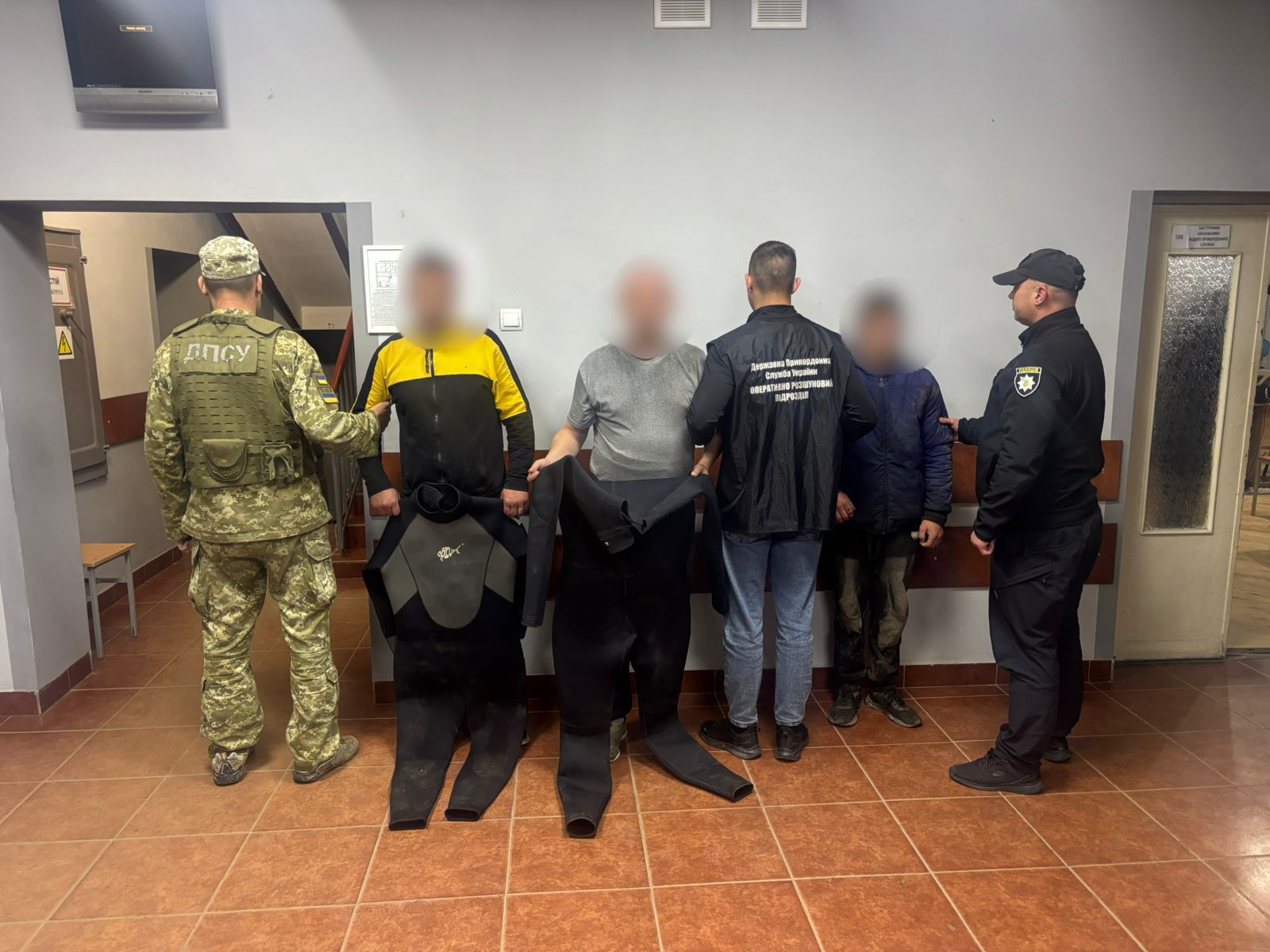 На Рахівщині прострілами затримали двох 