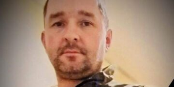 На щиті повертається додому з війни Ігор Капустін з Велятина на Хустщині (ФОТО)