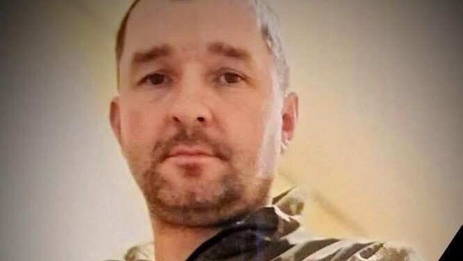 На щиті повертається додому з війни Ігор Капустін з Велятина на Хустщині (ФОТО)