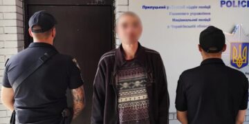 “Обрав “ворога”. Чоловік, якого вночі доправили у ТЦК, поранив ножем військовослужбовця