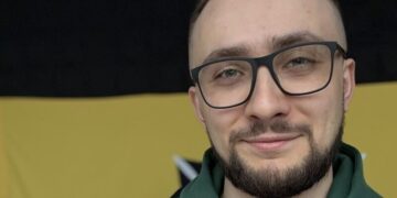 Підозрювана в нападі на Стерненка винаймала квартиру в його будинку. Подробиці замаху