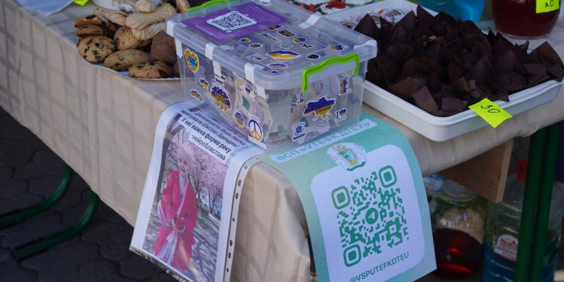 Пів мільйона доларів на життя: в Ужгороді збирали кошти для хворої Емілії (ФОТО) –