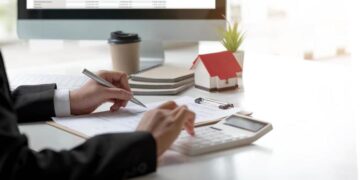 Податок на нерухомість: кому і скільки доведеться сплатити у 2025 році за «зайву» площу –