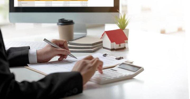 Податок на нерухомість: кому і скільки доведеться сплатити у 2025 році за «зайву» площу –