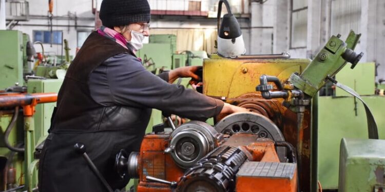 “Престижна і стабільна робота”. “Укроборонпром” обіцяє працевлаштування тим, хто повернеться в Україну