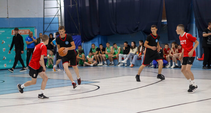 Разом переможемо: на Закарпатті стартував обласний етап проєкту «Пліч-о-пліч: Всеукраїнські шкільні ліги»