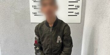 У Берегові неповнолітній рецидивіст, щойно вийшовши з зали суду, зразу вкрав телефон (ФОТО)