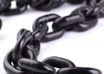 У Білках 70-річний чоловік на 10 днів прикував 68-річну дружину ланцюгом до меблів