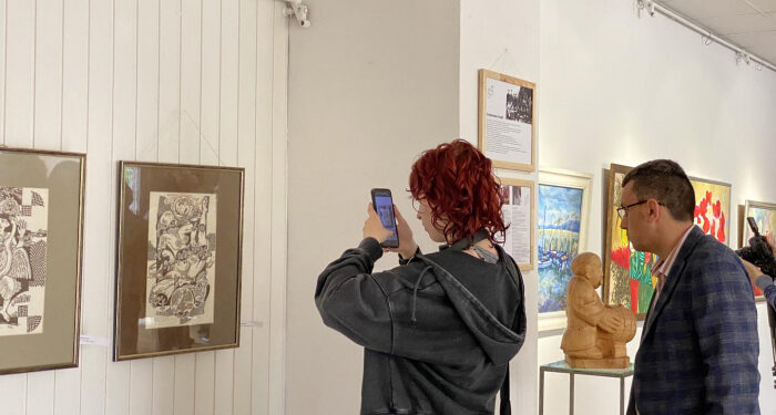 У галереї «Ужгород» відкрили виставку творів «Вернісаж 55»