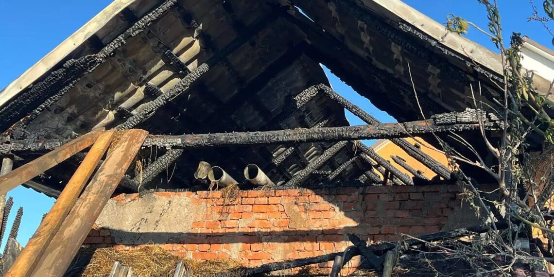 У Кольчині на Мукачівщині на пожежі в літній кухні отримала опіки жінка (ФОТО)