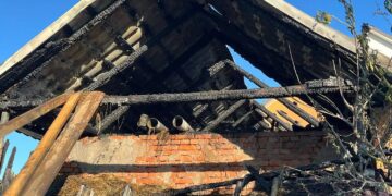 У Кольчині на Мукачівщині на пожежі в літній кухні отримала опіки жінка (ФОТО)